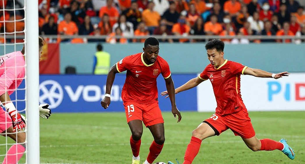 Ba trung vệ ở V.League: khi thận trọng được gọi tên là hiện đại Ba trung vệ ở V.League: khi thận trọng được gọi tên là hiện đại