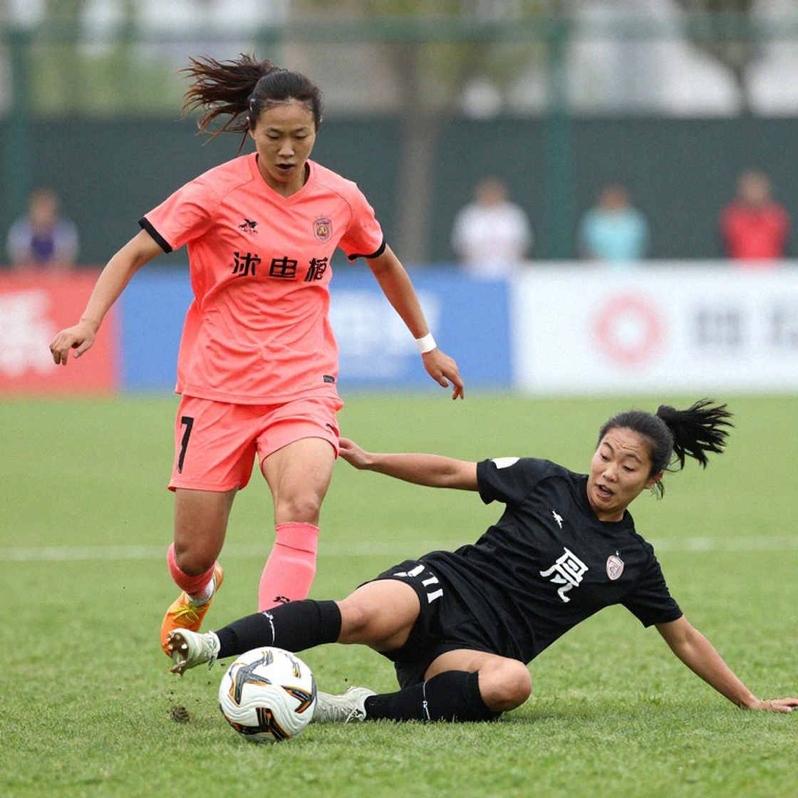 V-League sau vòng 3: CLB Hà Nội áp chót và khoảng cách thật với nhóm giữa bảng V-League sau vòng 3: CLB Hà Nội áp chót và khoảng cách thật với nhóm giữa bảng