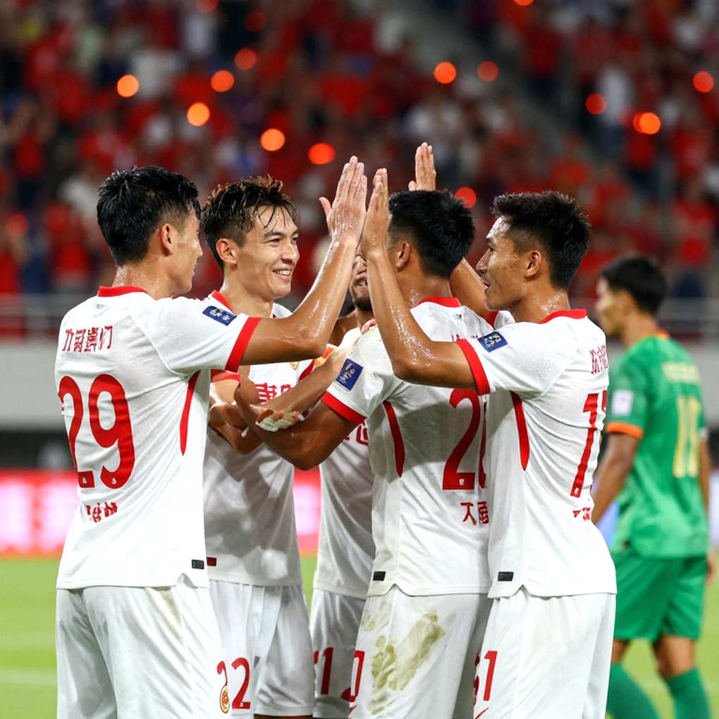 Bóng đá Việt Nam giữa hai mùa nước: giữ nhịp V.League và hơi thở đội tuyển Bóng đá Việt Nam giữa hai mùa nước: giữ nhịp V.League và hơi thở đội tuyển