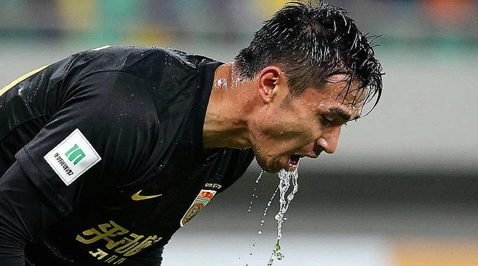 Kỳ chuyển nhượng V.League: Mua người ngoài, quên người nhà