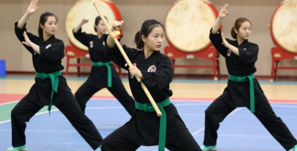 Bạc thế giới của cô gái 17 tuổi: sau tấm huy chương là phép chia chưa ai nói