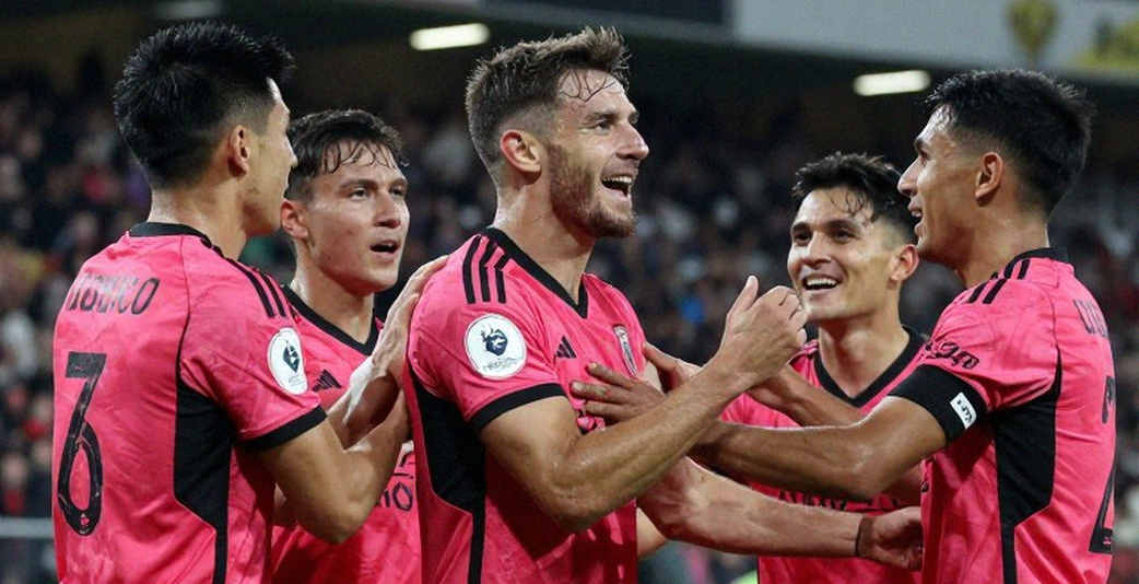 Bầu Đức và nghịch lý 'đẻ ra tiền' trước Đại hội VFF 2026-2030: Khi tấm huy chương che mờ bài toán nguồn lực Bầu Đức và nghịch lý 'đẻ ra tiền' trước Đại hội VFF 2026-2030: Khi tấm huy chương che mờ bài toán nguồn lực