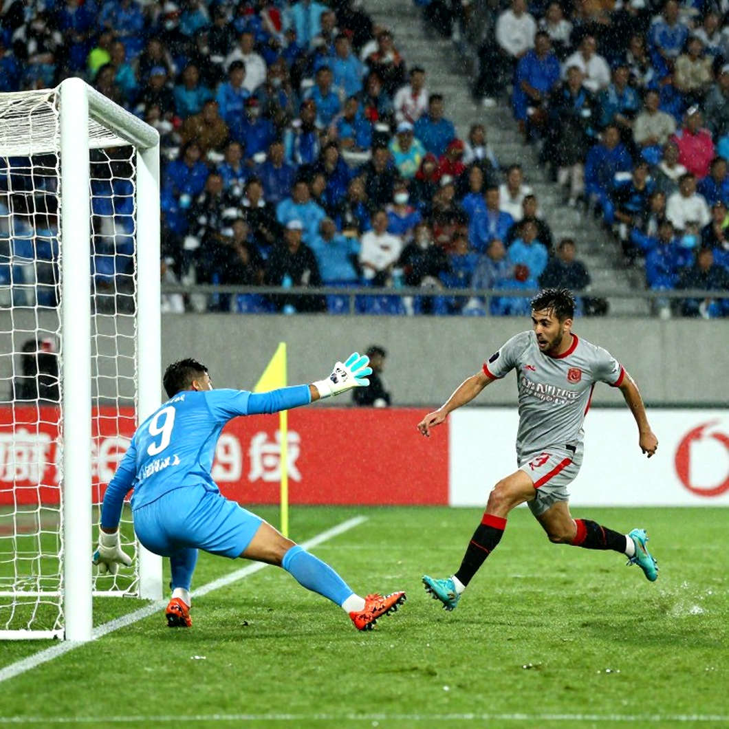 The Back Three in V-League: A Tactical Choice or a Shield Hiding a Coach's Fear? The Back Three in V-League: A Tactical Choice or a Shield Hiding a Coach's Fear?