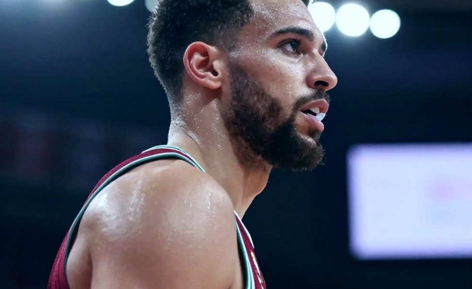12 suất từ 16 cái tên: Phép thử vòng xoay của Olympiacos ở Abu Dhabi