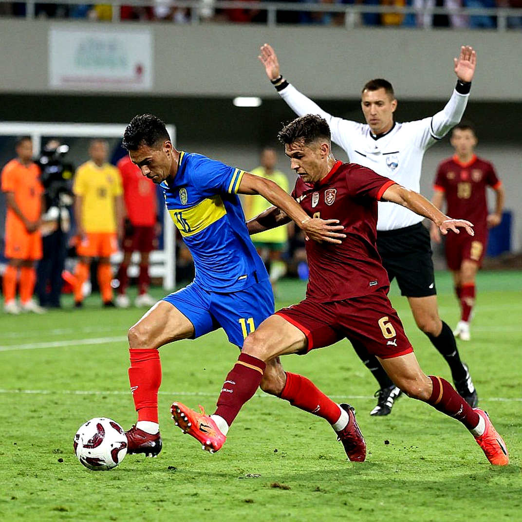 Ronaldo rời trại bằng phi cơ riêng: Bên trong cuộc khủng hoảng quyền lực của đội tuyển Bồ Đào Nha