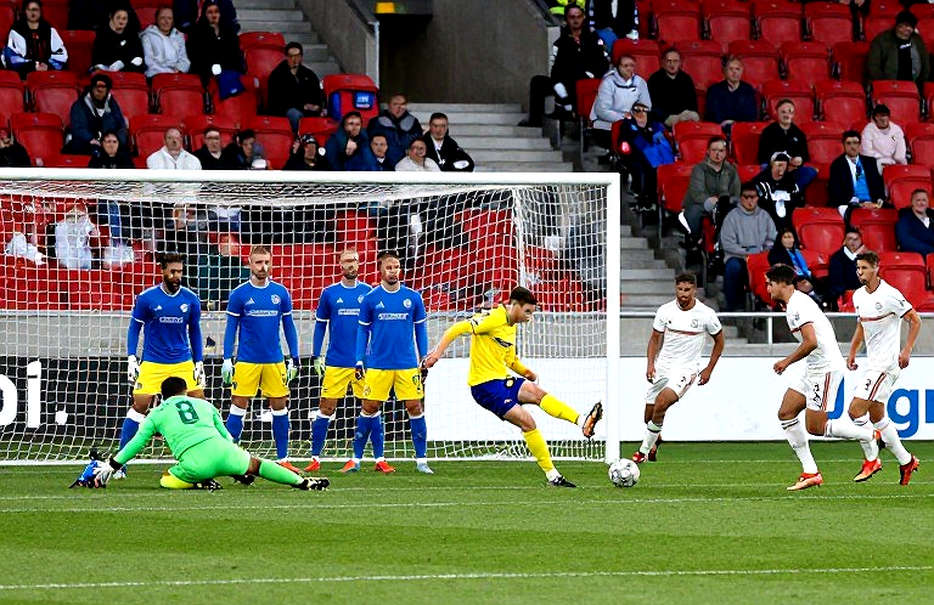 When Data Falls Silent: The Absences in Modern Football Analysis When Data Falls Silent: The Absences in Modern Football Analysis