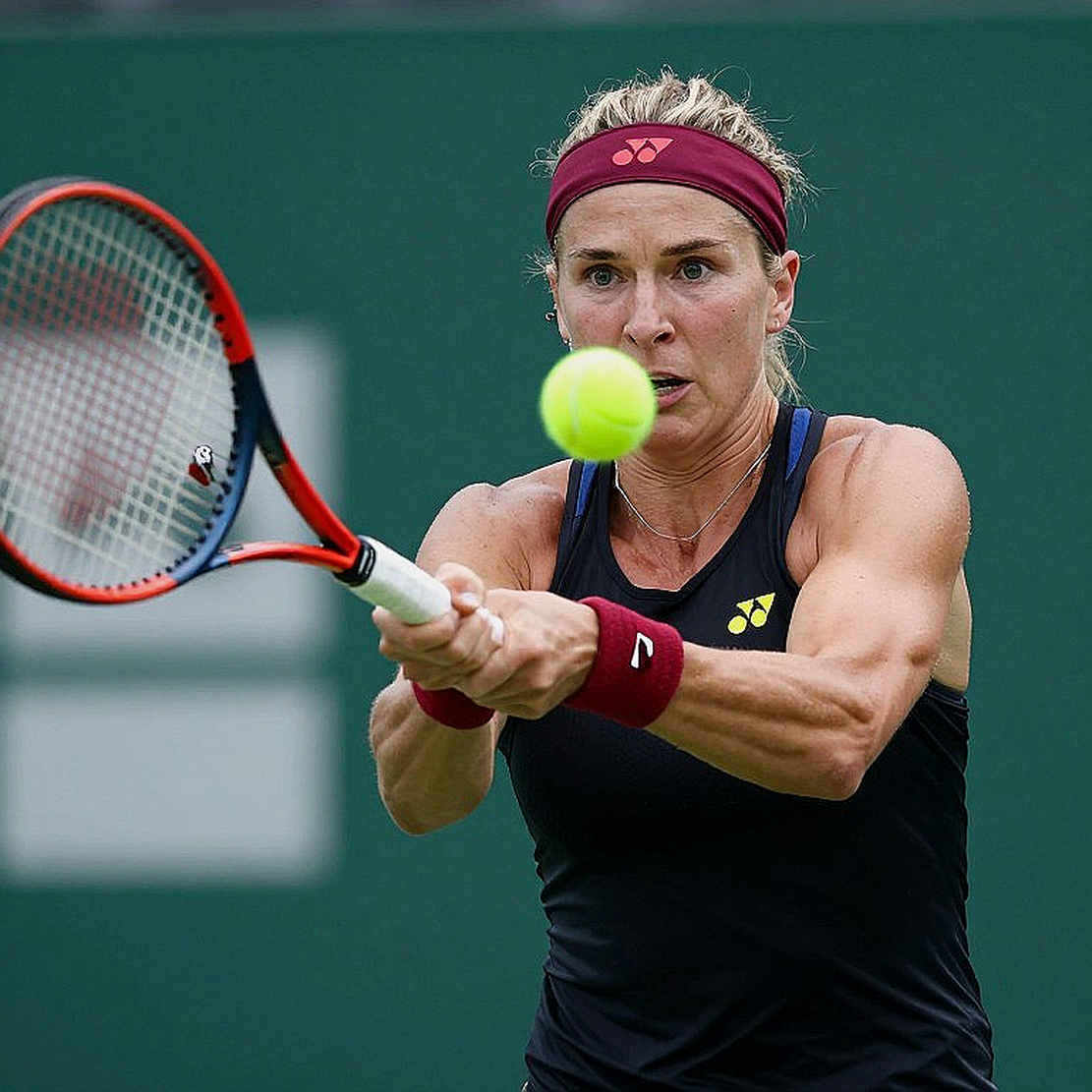 Singapore Tennis Open: Leylah Fernandez ngược dòng trước Maja Chwalinska nhờ 37 lần lên lưới, không phải nhờ baseline Singapore Tennis Open: Leylah Fernandez ngược dòng trước Maja Chwalinska nhờ 37 lần lên lưới, không phải nhờ baseline