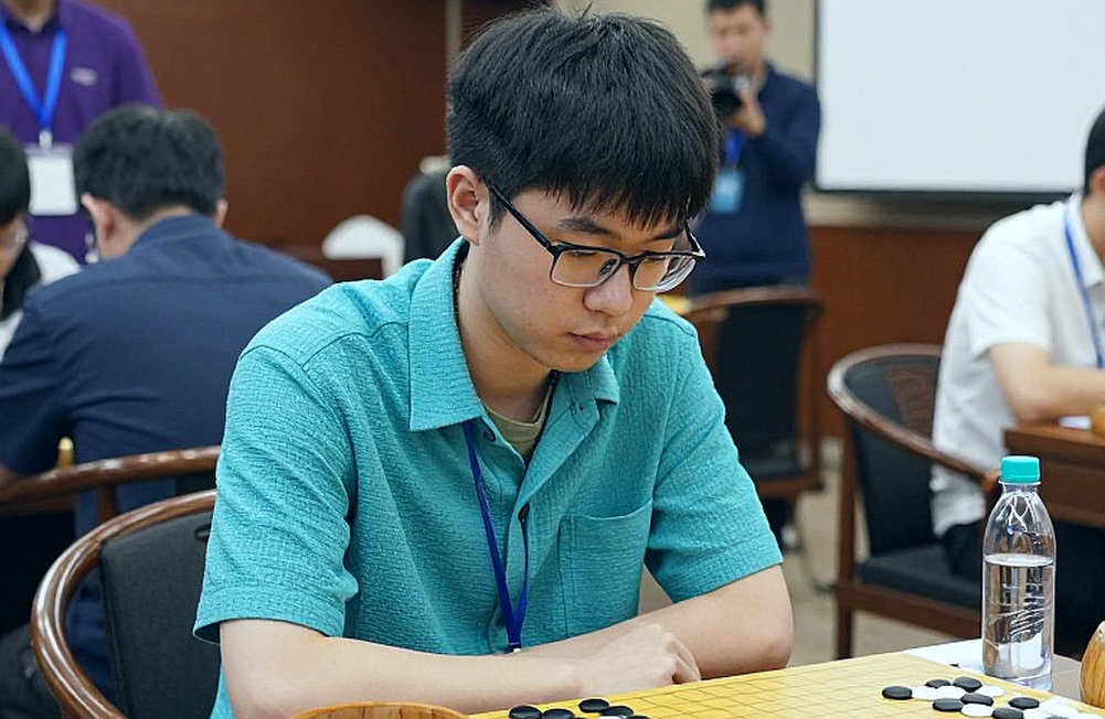 Carlsen hòa Sindarov tại Global Chess League 2026: Phân tích ván cờ bất ngờ với mở đầu hiếm hoi 3.f6
