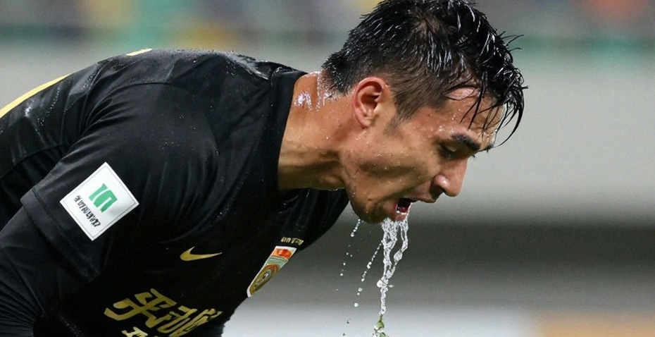 Bên trong kỳ chuyển nhượng V.League: Ba tòa soạn, ba mức phí, một thương vụ