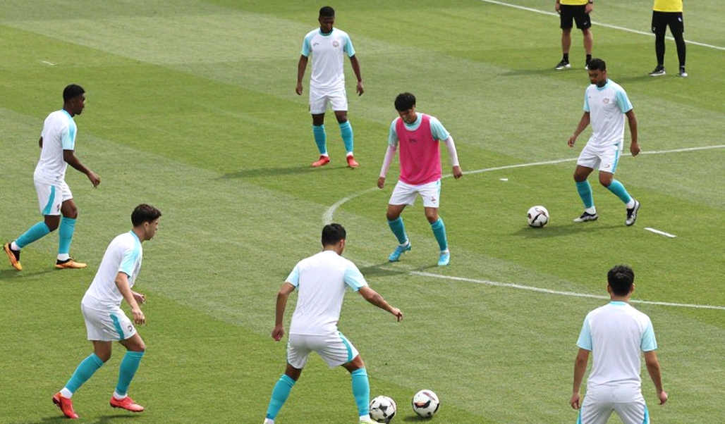 Thái Lan 0-0 Pakistan hiệp một: Khi tấm khiên 1,90 mét của Đông Nam Á rạn nứt Thái Lan 0-0 Pakistan hiệp một: Khi tấm khiên 1,90 mét của Đông Nam Á rạn nứt