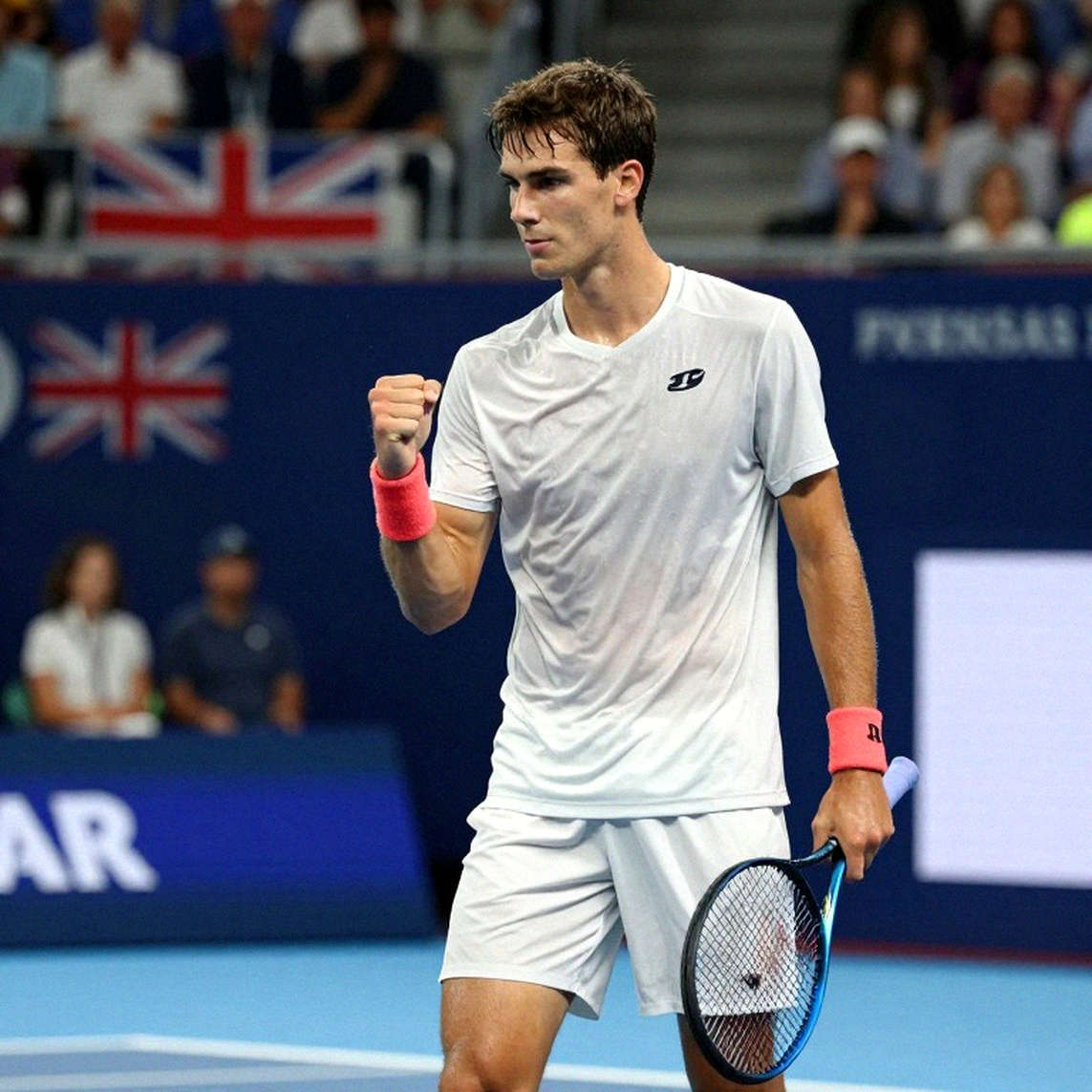 Djokovic sớm dừng bước tại US Open: Kiệt sức nhưng không bỏ cuộc, chiến đấu và rơi nước mắt Djokovic sớm dừng bước tại US Open: Kiệt sức nhưng không bỏ cuộc, chiến đấu và rơi nước mắt