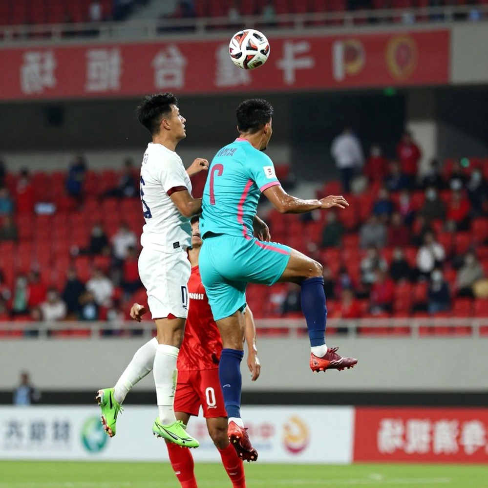 Dòng tiền V.League: Khi bản sắc câu lạc bộ nằm trong hoá đơn tài trợ