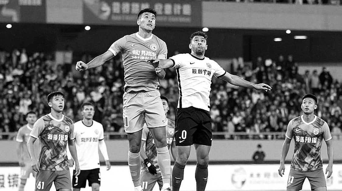 Brenner đánh đầu phút 90+9, Bắc Ninh chơi thiếu người cầm hòa Thể Công Viettel 2-2