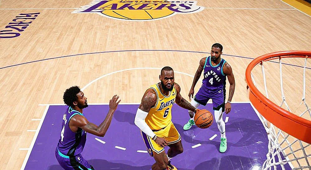 Mười một phút, năm lần phạm lỗi: đọc lại màn ra mắt NBA của Nate Ament qua một bản tổng hợp sai niên đại